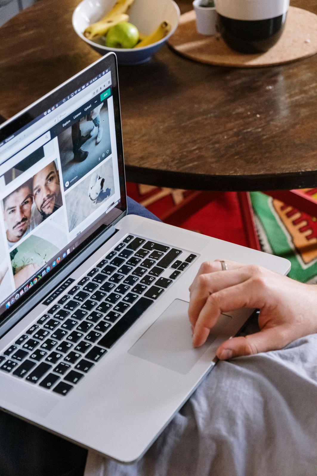 كيفية توصيل لوحة مفاتيح Apple بجهاز Mac